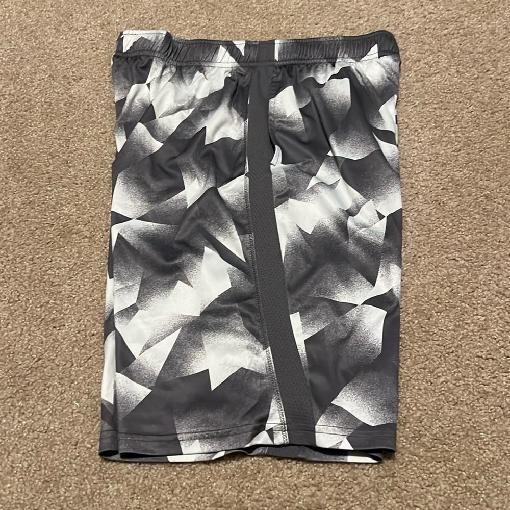 Boys Tek Gear basketball shorts XL